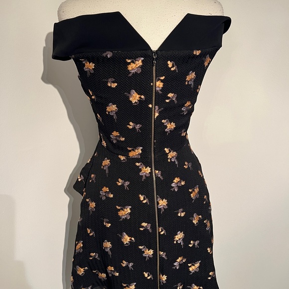 Roland Mouret A-Line Dress Black
Floral Print, Size 6 - Picture 3 of 6